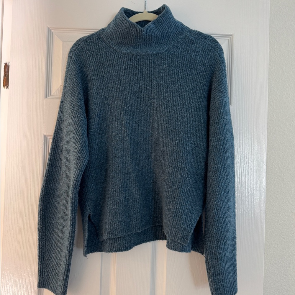 Abercrombie & Fitch Blue Turtleneck Sweater
